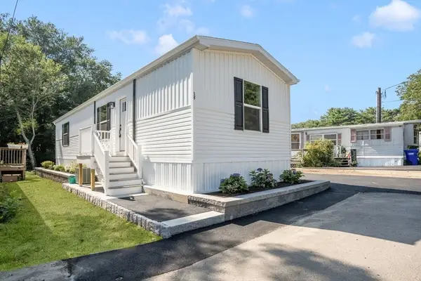 4 Northwest #4, North Attleboro, MA 02760
