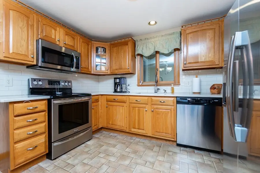 7 Longobardi Dr, Franklin, MA 02038 - #3