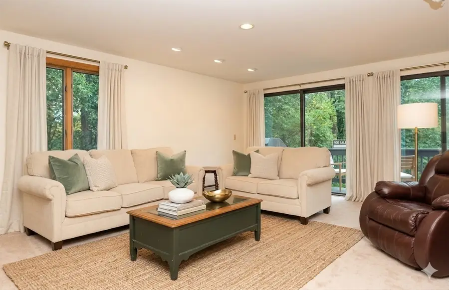 131 Jewett St, Pepperell, MA 01463 - #3