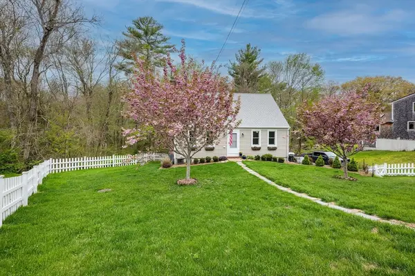 6 Michelle Lane, Mattapoisett, MA 02739