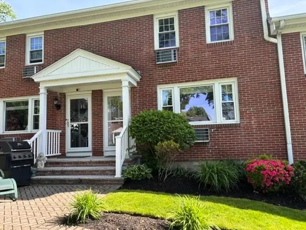 40 Lake Street #I, Winchester, MA 01890