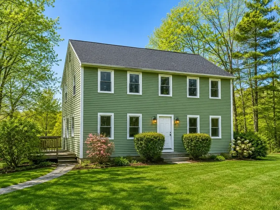 111 Snow St, Hanson, MA 02341 - #3
