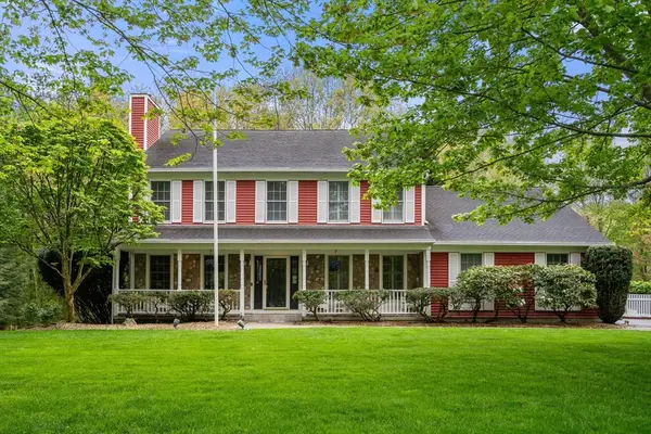 7 Maple Brook Ln, Franklin, MA 02038