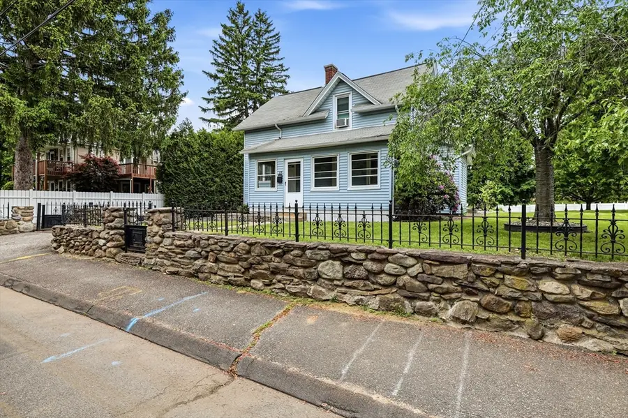 27 Stebbins Street, Ludlow, MA 01056 - #3