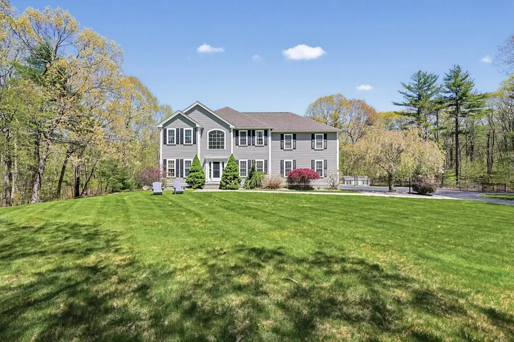 10 Essex St, Douglas, MA 01516 - #1