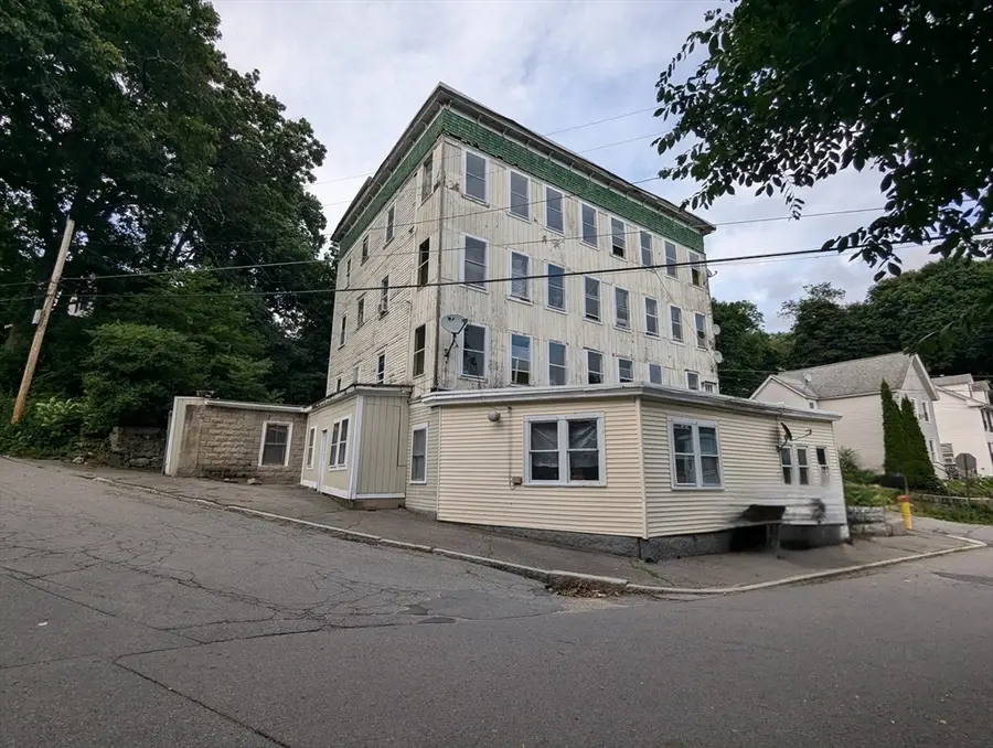 32 Mount Globe St, Fitchburg, MA 01420 - #3