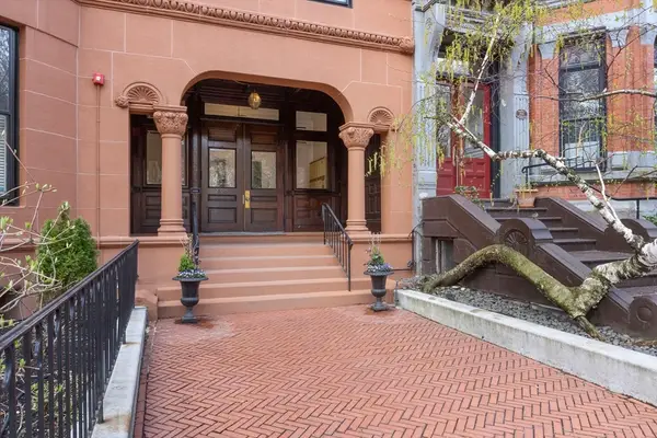 290 Commonwealth Ave #4, Boston, MA 02115