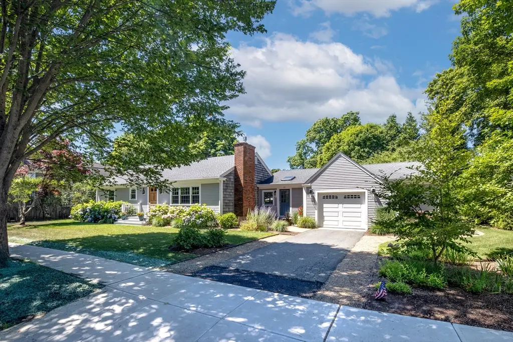 33 Pearl St, Mattapoisett, MA 02739 - #1
