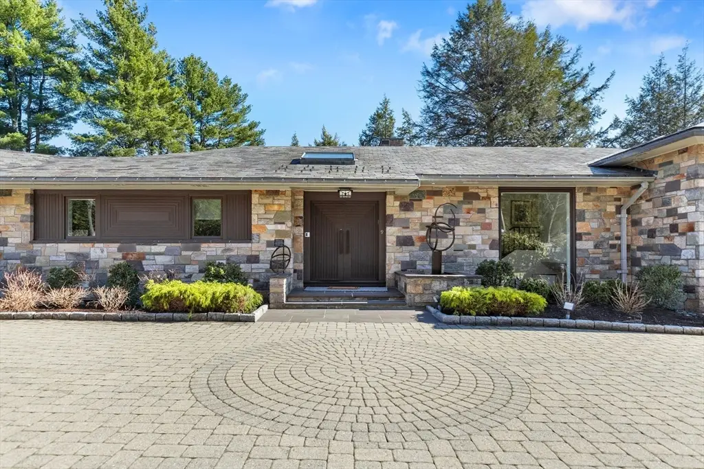 9 Singletree Rd, Brookline, MA 02467 - #1