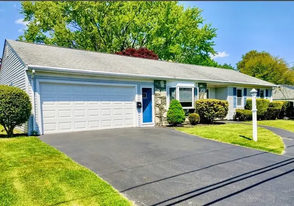 486 Highview Ave, Somerset, MA 02726