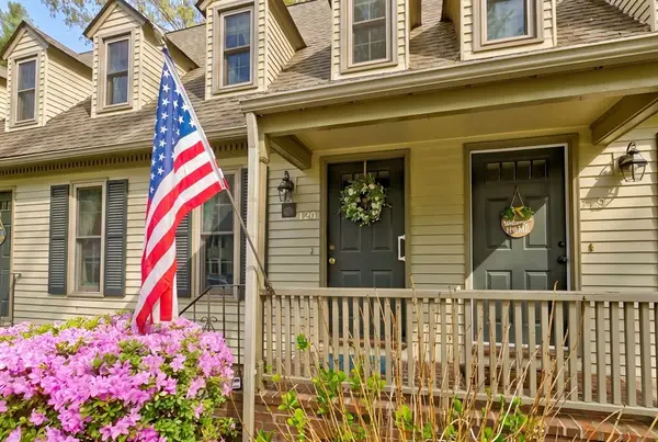 120 Wellman Ave #120, Chelmsford, MA 01863