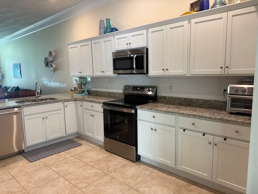 445 Berlin St #7, Clinton, MA 01510 - #3