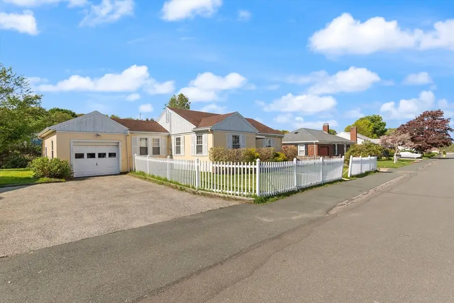 6 Corliss Ave, Gloucester, MA 01930 - #2