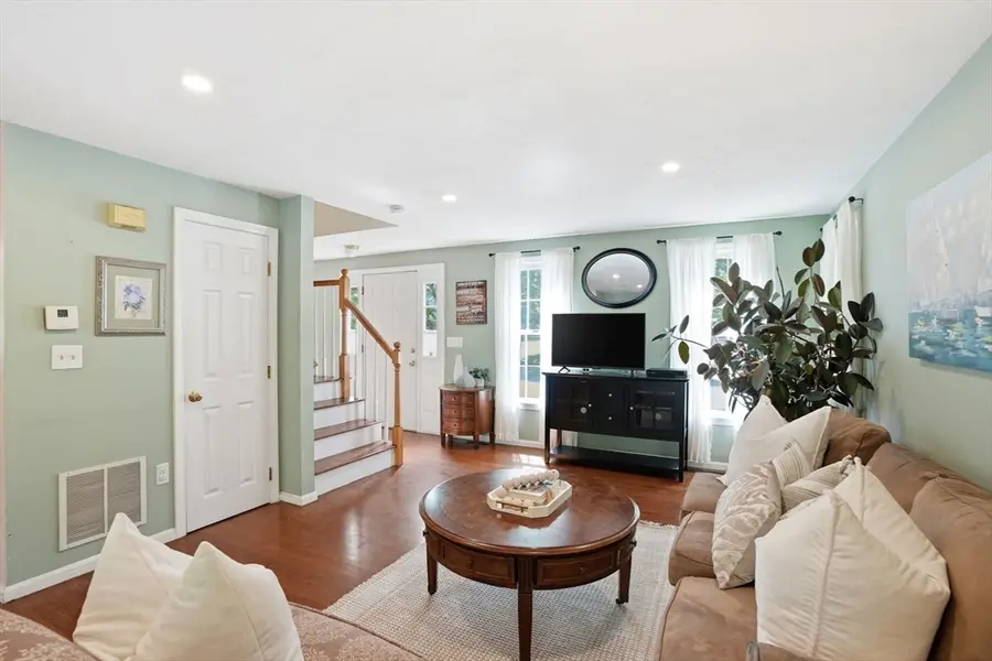 44 Morningside Dr, Rockland, MA 02370 - #3