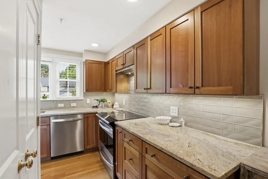6 Safford St #2, Ipswich, MA 01938 - #3