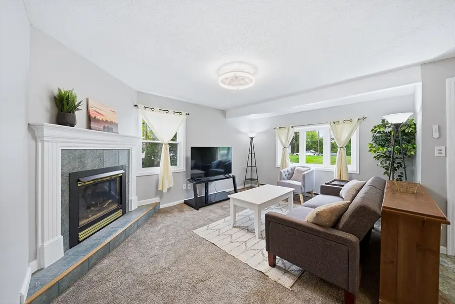 4 Bunker Hill Rd, Leicester, MA 01524 - #3