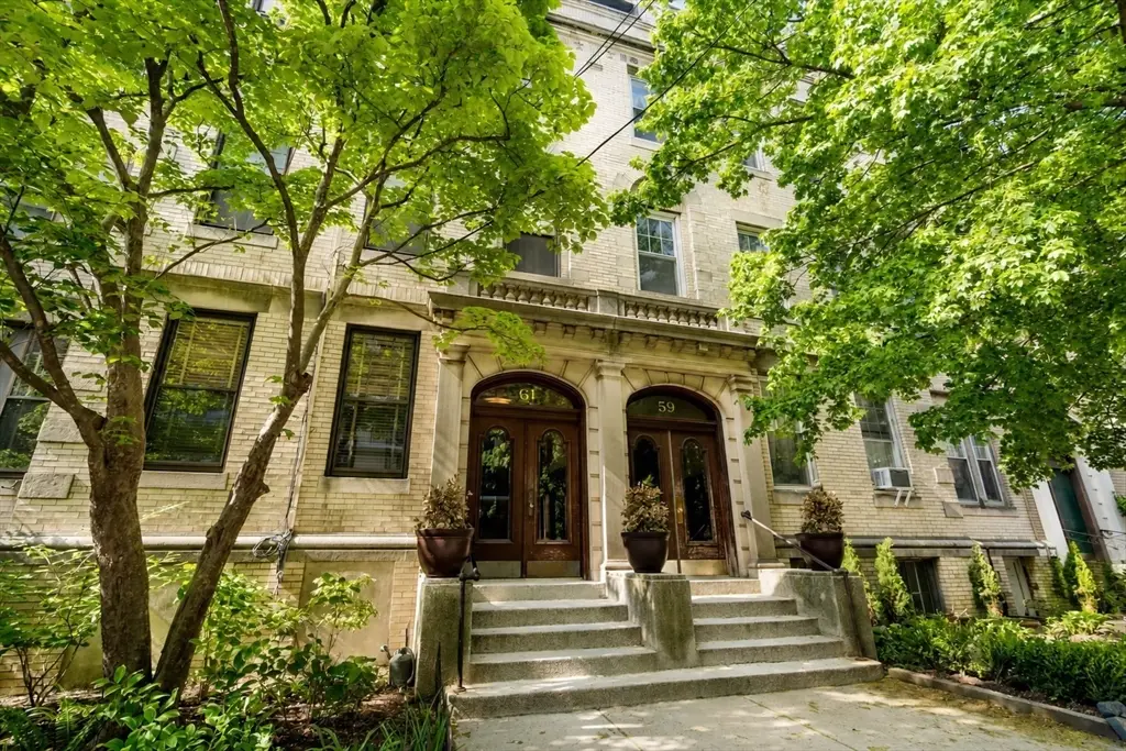61 Longwood Ave #1, Brookline, MA 02446 - #1
