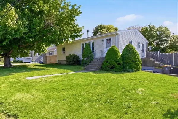 8 Deer St, Somerset, MA 02726