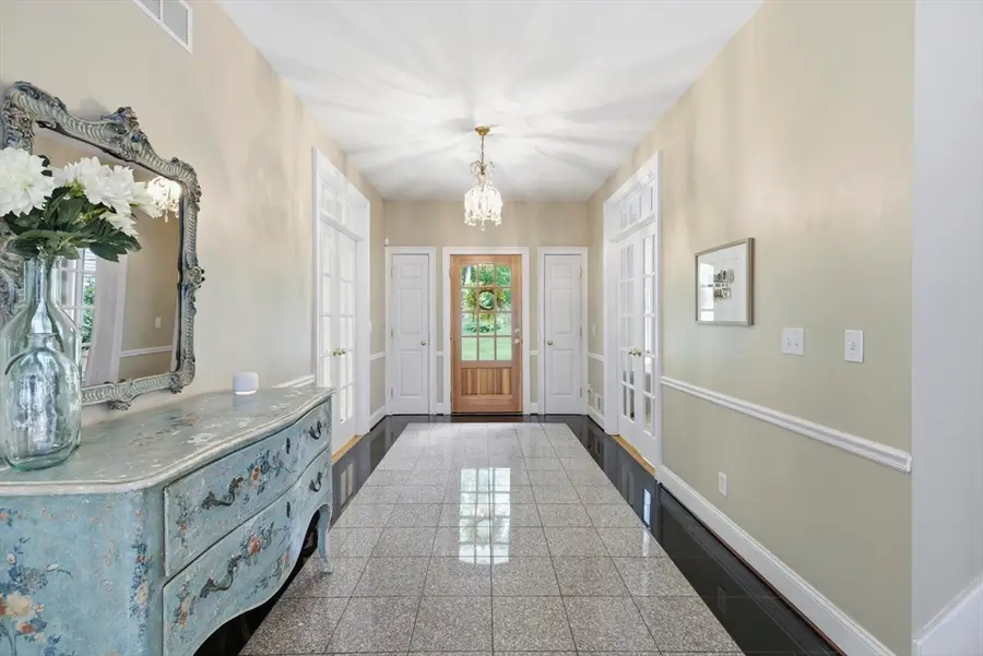 8 Iroquois Ln, Wilbraham, MA 01095 - #2