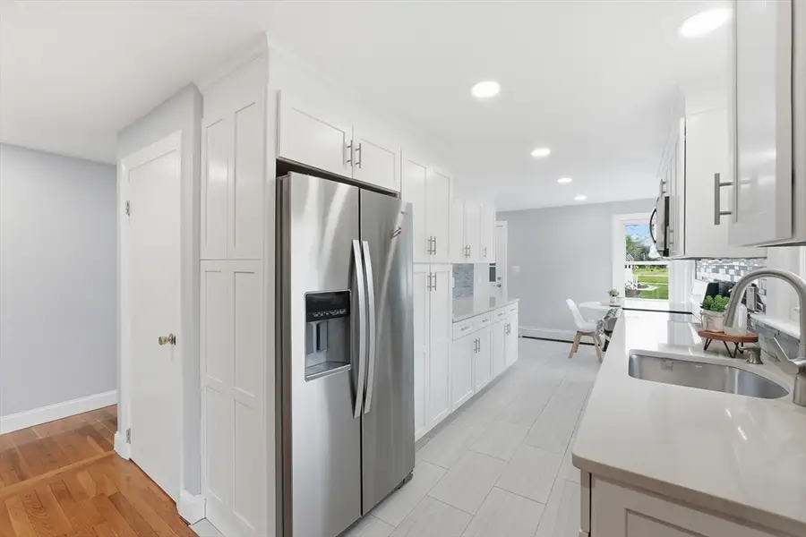 596 Elm St, Marlborough, MA 01752 - #3