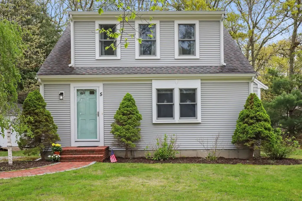 5 Deerfield Rd, Mashpee, MA 02649 - #1