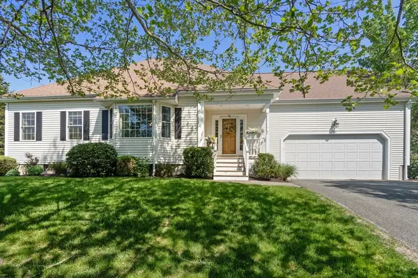 37 Rockville Mdws #37, Millis, MA 02054