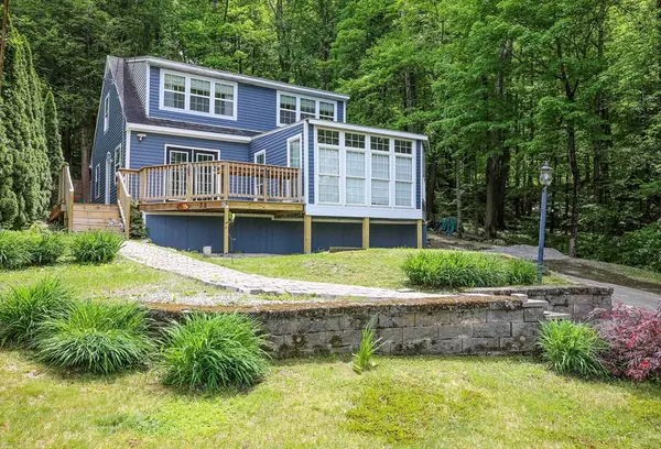 38 Island Rd, Holland, MA 01521