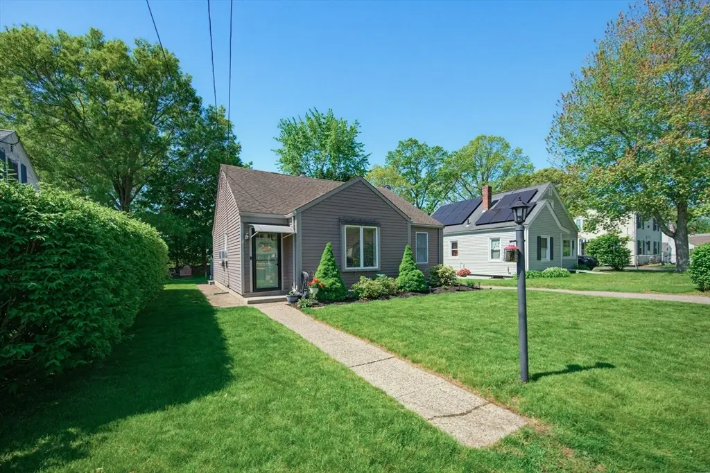22 Hillcrest Ave, Seekonk, MA 02771 - #1