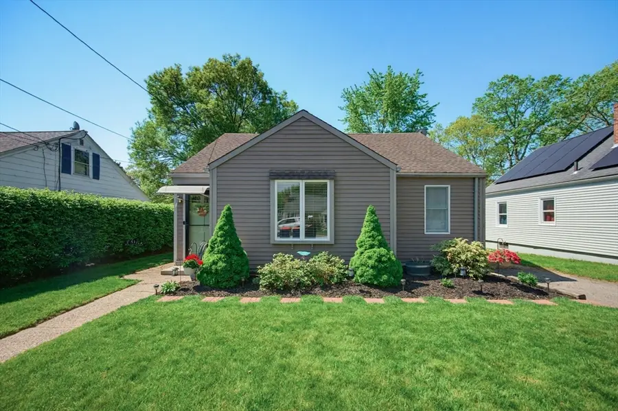 22 Hillcrest Ave, Seekonk, MA 02771 - #2