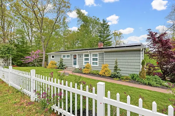 67 Handy St, Attleboro, MA 02703
