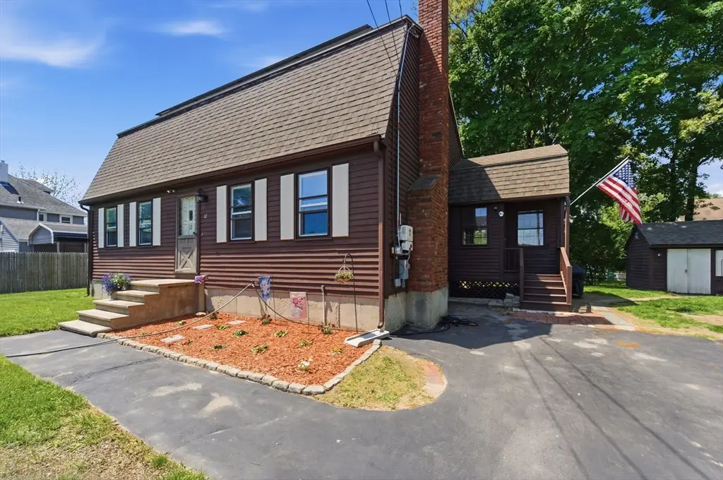 12 Allen St, Dracut, MA 01826 - #1