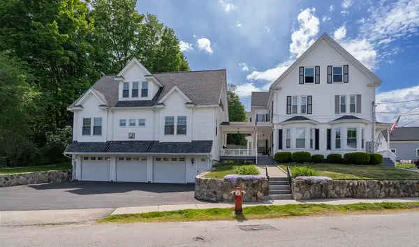 30 Orchard St, Amesbury, MA 01913
