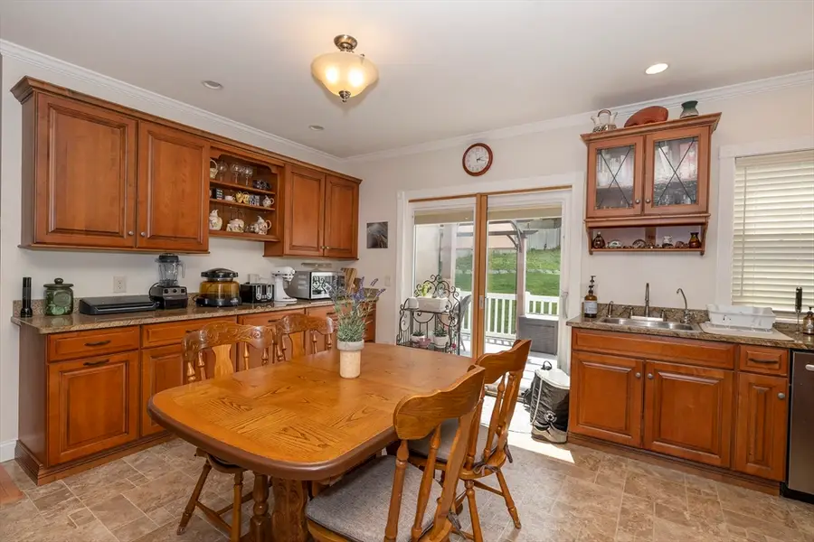 30 Orchard St, Amesbury, MA 01913 - #3