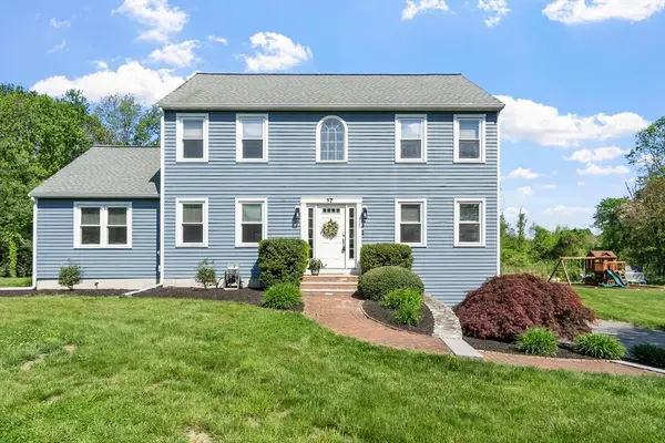 17 Blackthorne Circle, Hopkinton, MA 01748