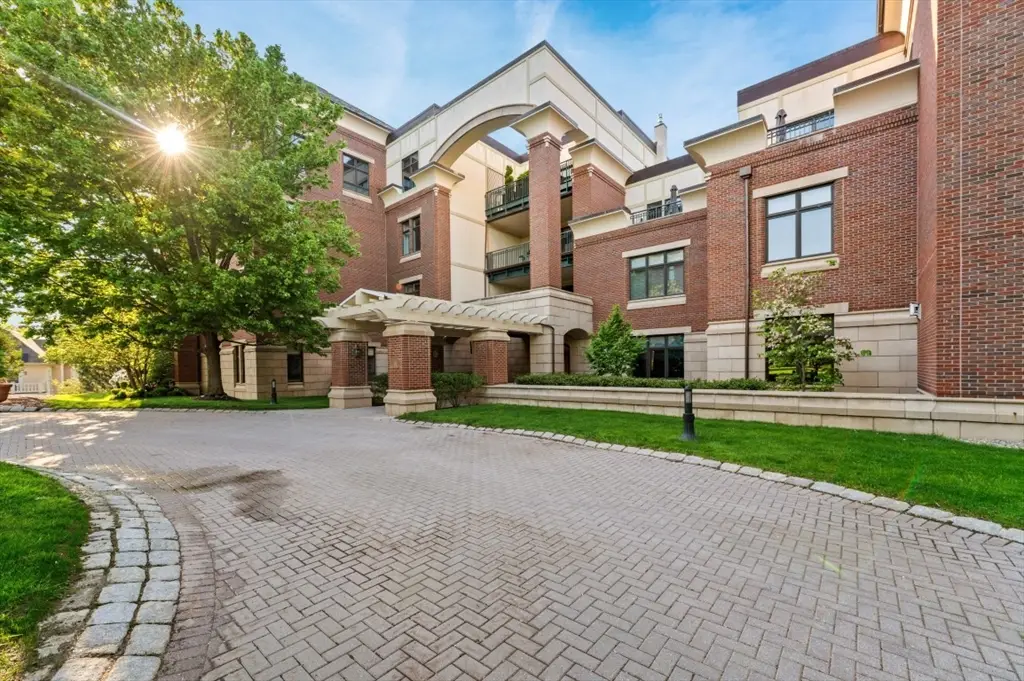 120 Seaver St #B204, Brookline, MA 02445 - #1