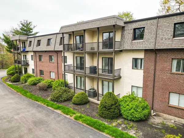 232 Canton St #206, Randolph, MA 02368