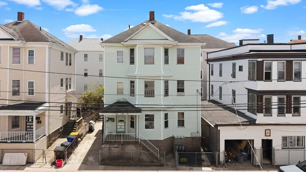 327 William St, Fall River, MA 02721 - #1