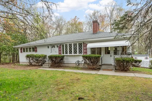 108 Lowell Rd, Pepperell, MA 01463