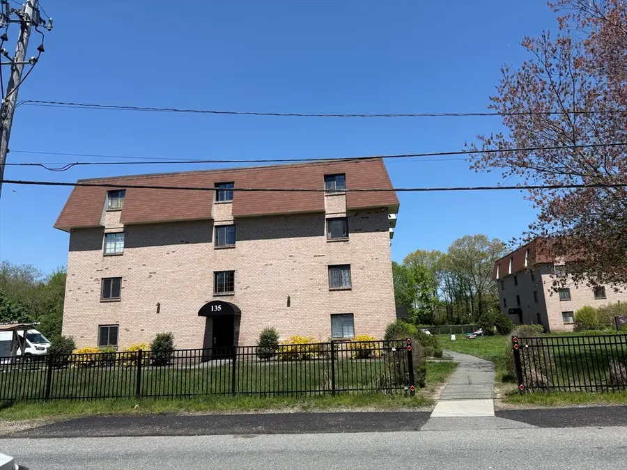 135 Grove St #112, Rockland, MA 02370 - #2