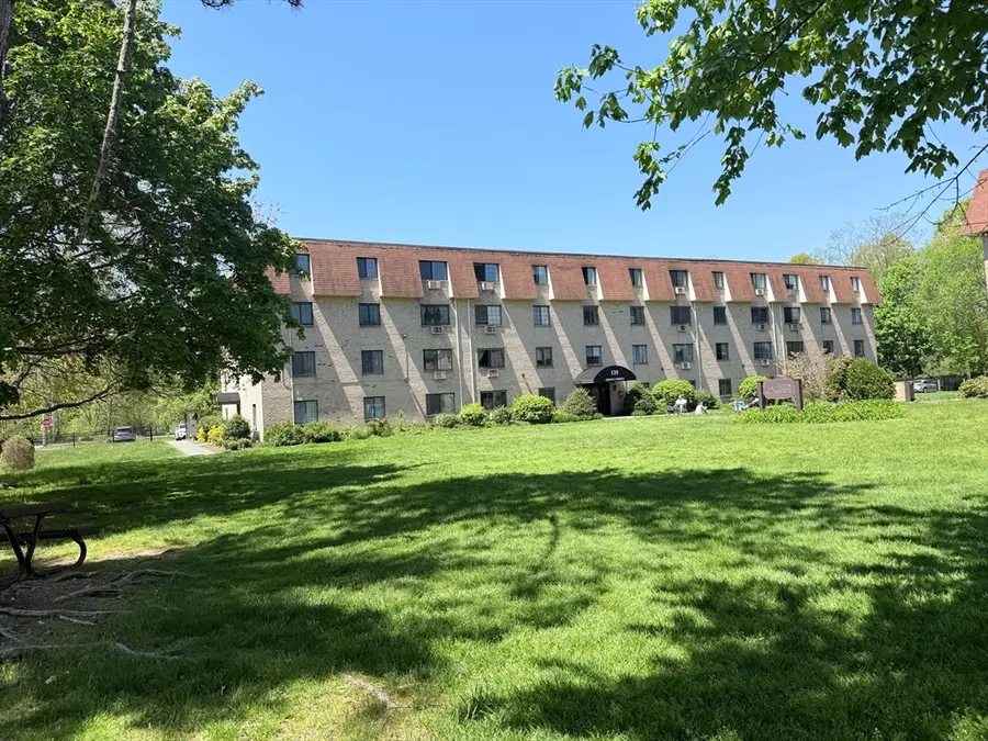 135 Grove St #112, Rockland, MA 02370 - #3