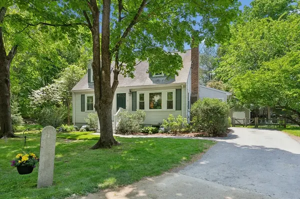 8 Grant Place, Lexington, MA 02420