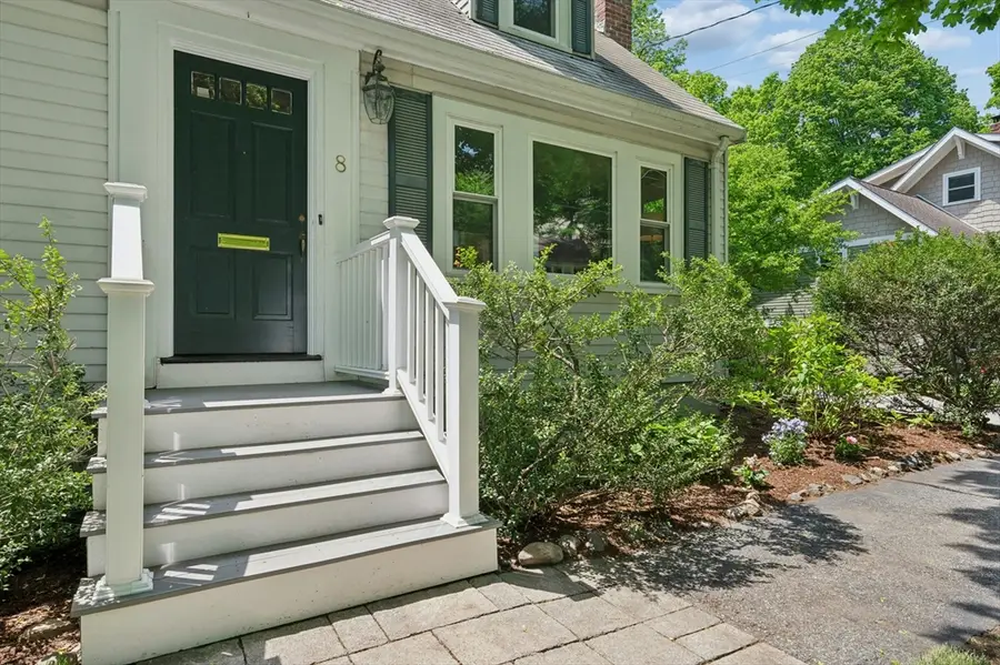 8 Grant Place, Lexington, MA 02420 - #2