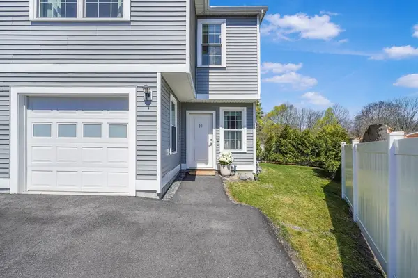 10 Knights Way #10, Swansea, MA 02777