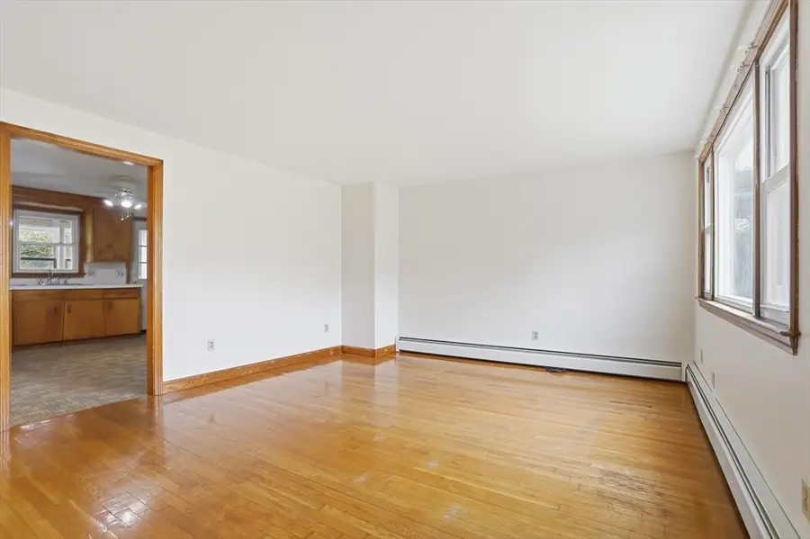 105-107 Salisbury St, Dracut, MA 01826 - #3