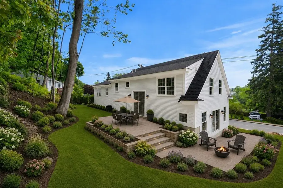6 Monroe Street, Amesbury, MA 01913 - #2