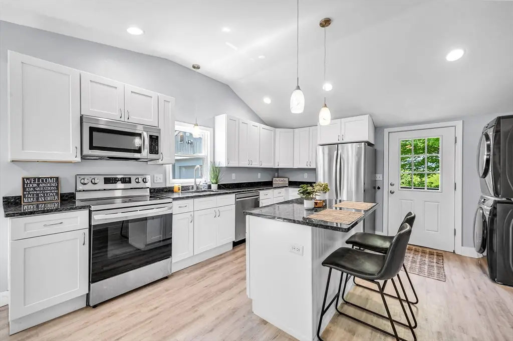 95 Summer Ave, Ludlow, MA 01056 - #1