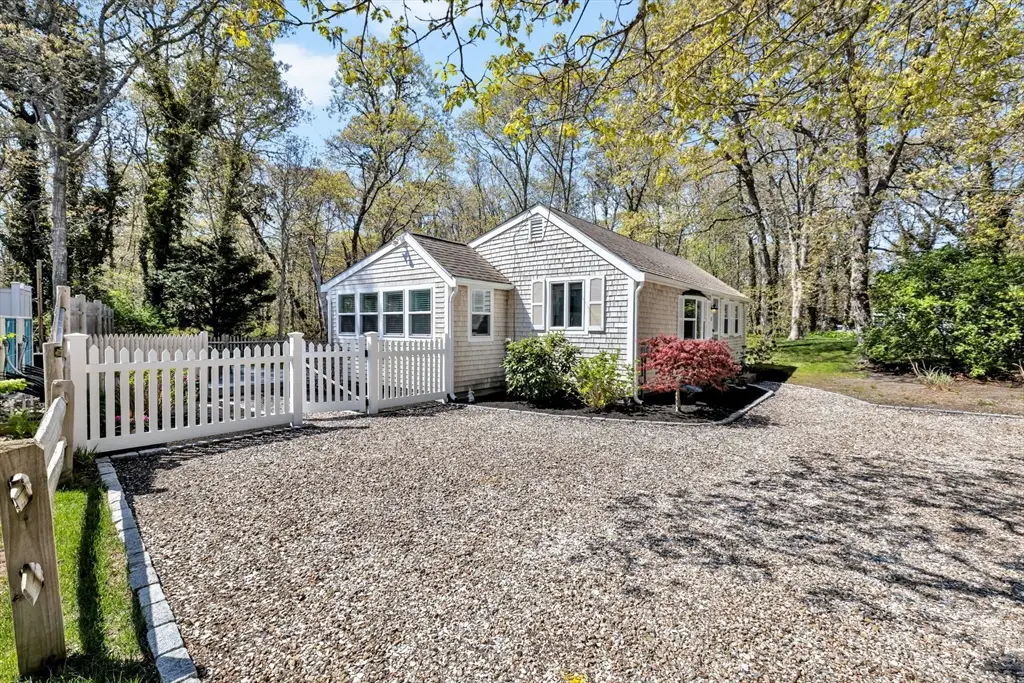 8 Patricia Ln, Harwich Port, MA 02646 - #1