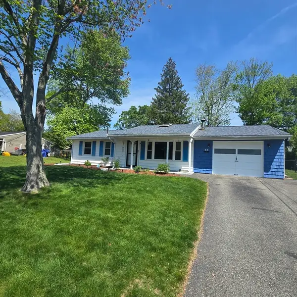 44 Leahy Rd, Brockton, MA 02302