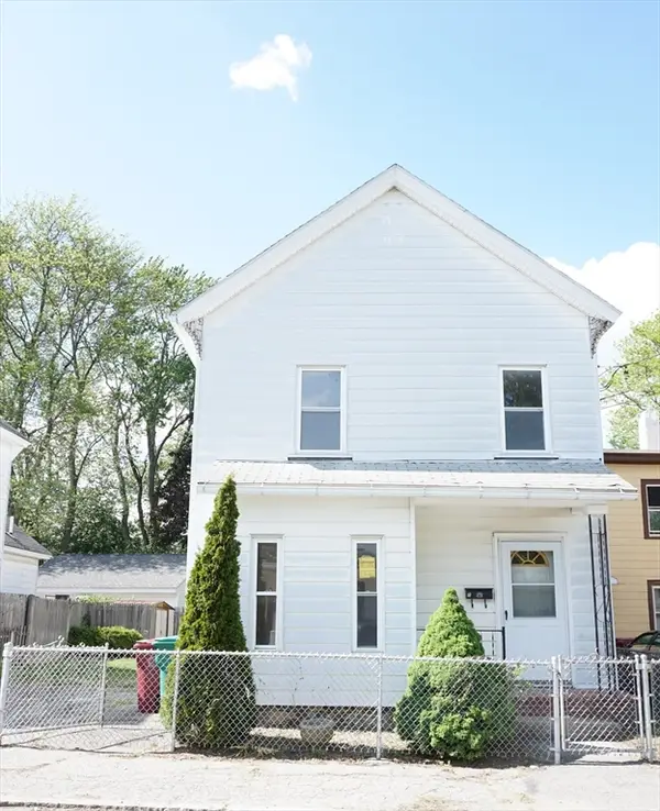18 Sutherland St, Lowell, MA 01850