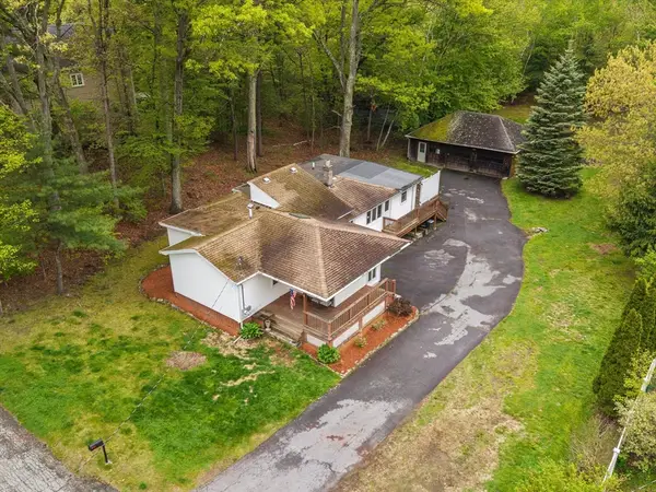 19 Cedar Rd, Shrewsbury, MA 01545